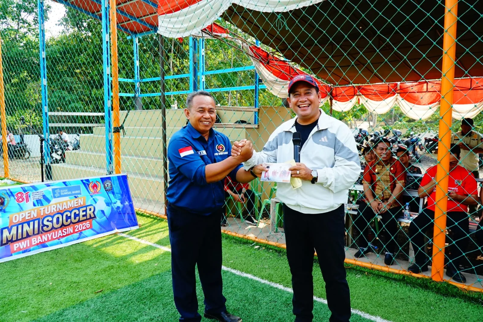 Ketua PWI Banyuasin, Wardoyo, S.I.Kom, - Bupati Banyuasin, Dr.H.Askolani Jasi, SH,MH